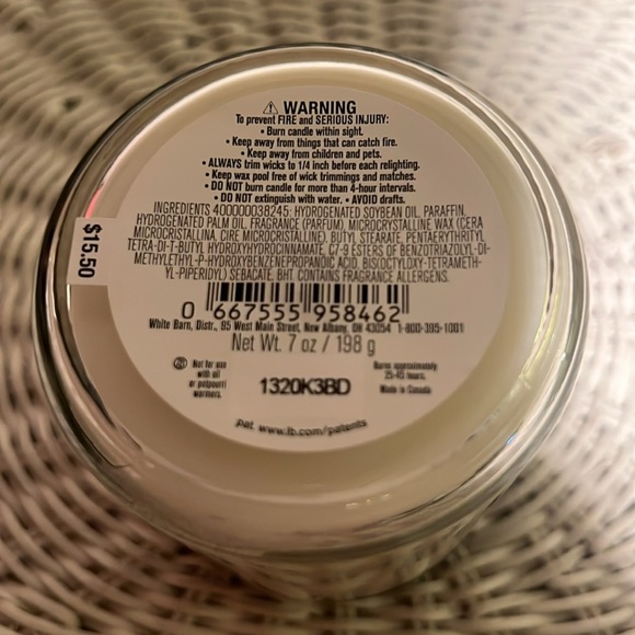 Bath and Body Work Single Wick Candle Linen & Lavender in Box White Barn - Picture 3 of 5